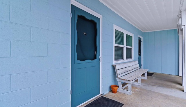 Continental Motel - 1 bedroom condo close to beach