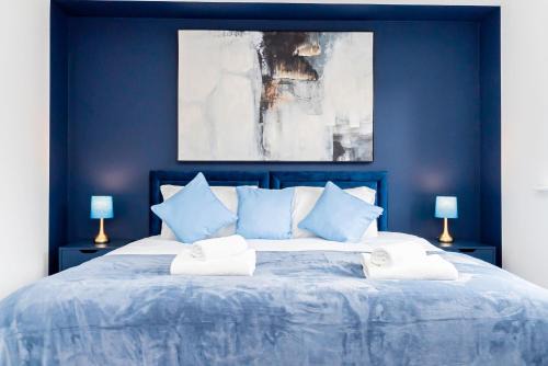 Contractors Wow! 5 Bedrooms 10 Guests Free Parking