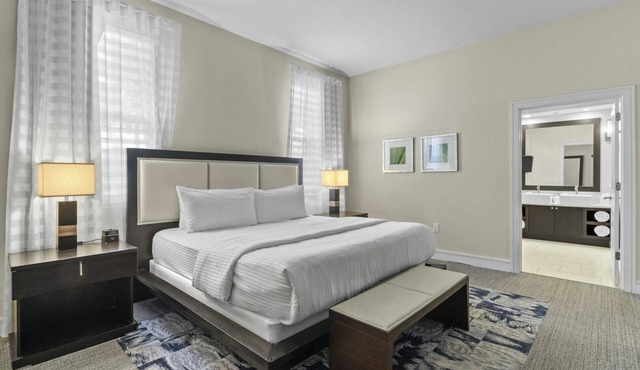 Convenient Countryside Stay! 2 Relaxing Rooms w/Balcony | Onsite Pool + Spa
