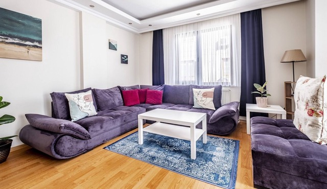 Convenient Flat w Balcony 7 min to IKEA