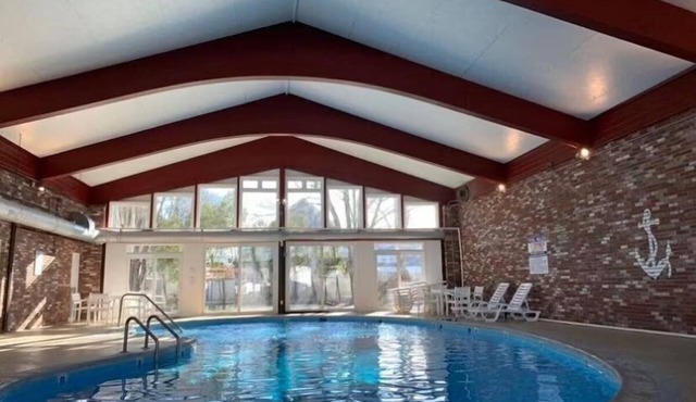Convenient Location! Indoor Pool, FREE Parking! Close to Bay View and Veteran’s