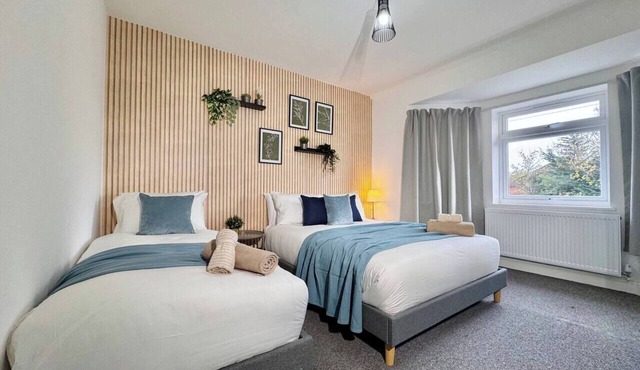 Convenient Private Triple Room 30 Min to Central