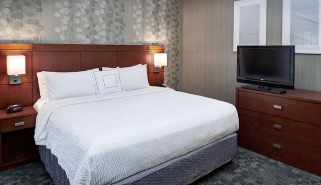 Convenient Stay in Brookfield! 3 Spacious Units, Pets Allowed, Indoor Pool!