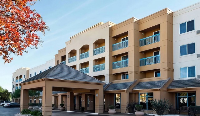 Convenient Stay, Superb Location! 3 Relaxing Units, Close to Walden Park
