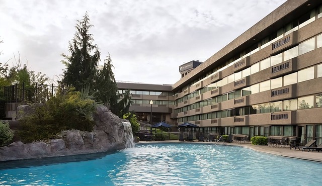 Convenient Stay, Superb Location! 4 Modern Units, Pets are Allowed Here!