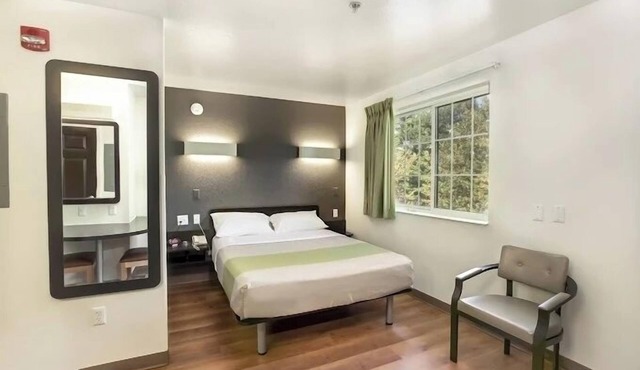 Convenient Stay Near RWJ Hospital