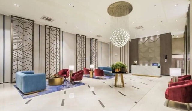 Convenient Studio w/ Infinity Pool, Sauna & More!