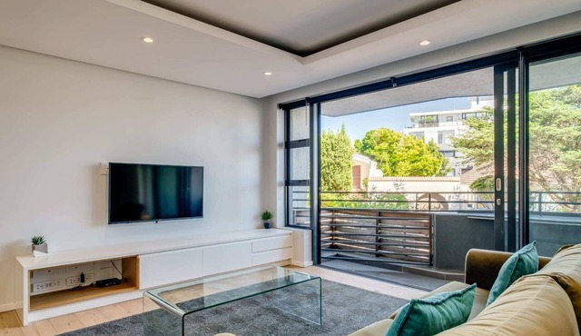 Conveniently Located Apartment in Green Point (C on S)