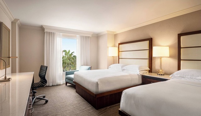Conveniently To Excellent Transportation! Outdoor Pool, Free Parking!