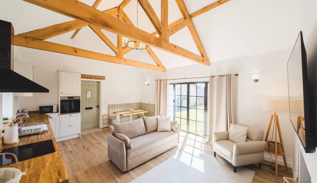 Converted Barn with Oak Beams near Cotswolds