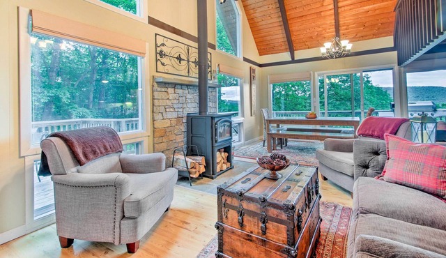 Conway Area Chalet w/Mountain Views & Fire Pit!