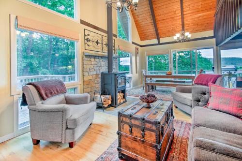 Conway Area Chalet w/Mountain Views & Fire Pit!