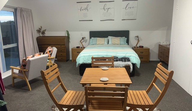 Cool Guest Suite by the Beach