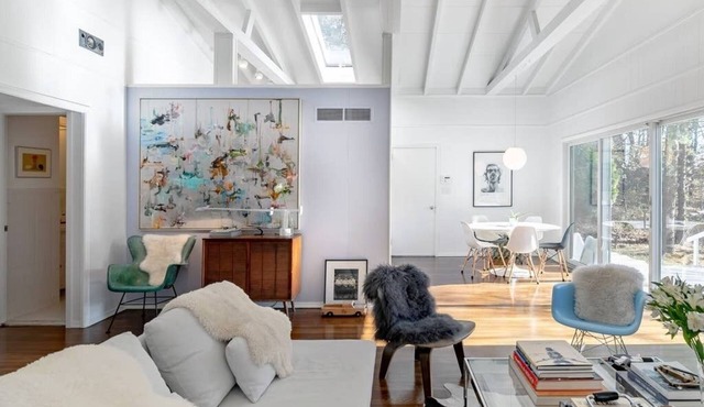 Cool Hamptons Home minutes from Southampton Village.