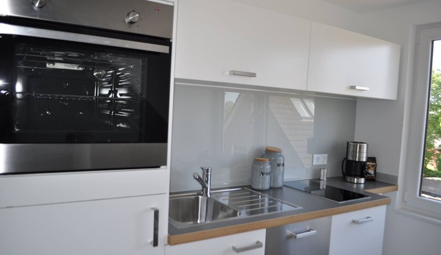 Cool, high-quality apartment on the Elbe, close to the city