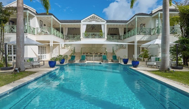 Cool Wind - Luxury private 6 bedroom villa with beach privileges