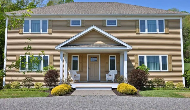Coop Diamonds Sunrise Estates IV - Private bathrooms, Heated Pool, 5 miles to DP