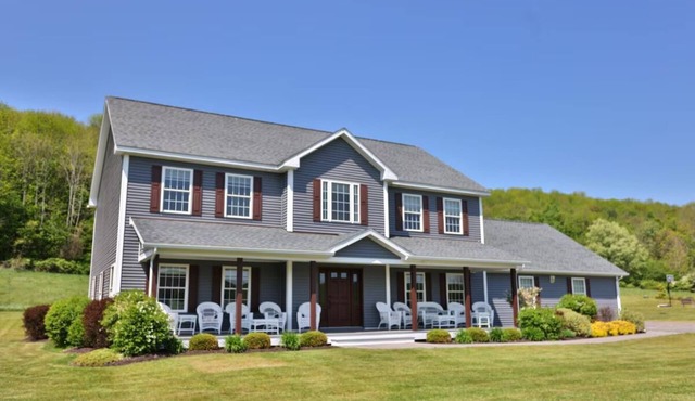 Coop Diamonds Sunrise Estates V - Private bathrooms, Heated Pool, 5 miles to DP