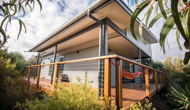 Coorong Cabins - Pelican Cabin