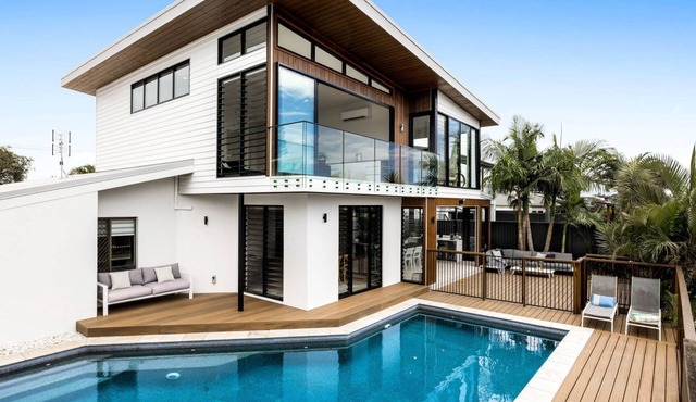 Coorumbong 16 - 5 bedrooms