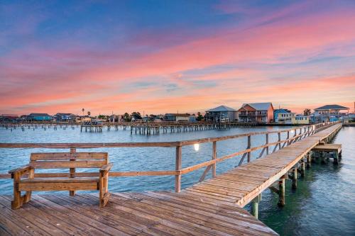 Copano Bay Waterfront Private Dock Family Fishing