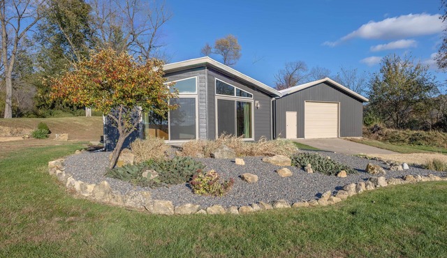 Copper Creek Getaway Sleeps 6 Hot Tub