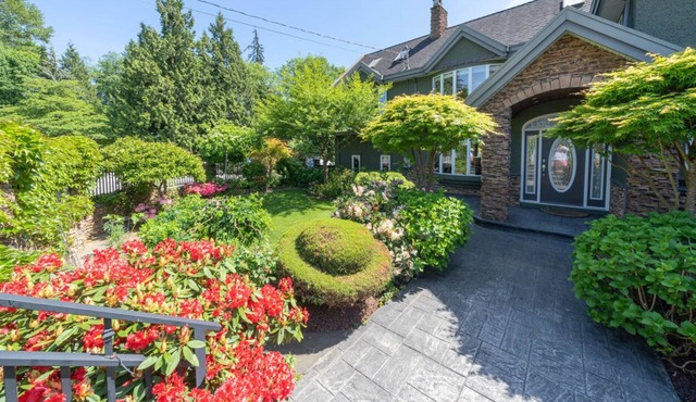 Coquitlam 5bed/3bath Luxury home + swimming pool