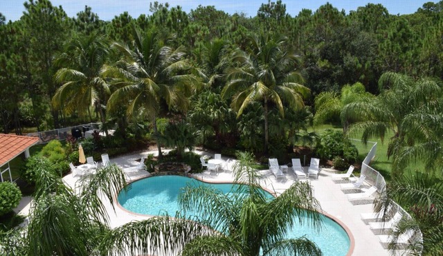 CORAL FALLS NEWLY REMODELED 6/25 Upscale, First-Floor Coastal Condo Lely Resort