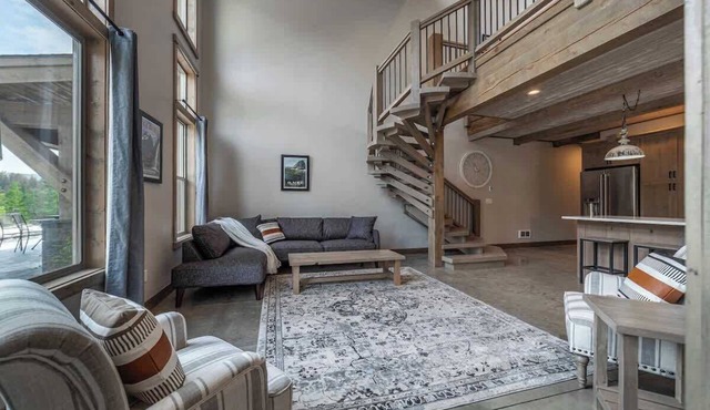 Coram Ridge Condo 2BD/2BA Hot Tub 7 Mi to GNP