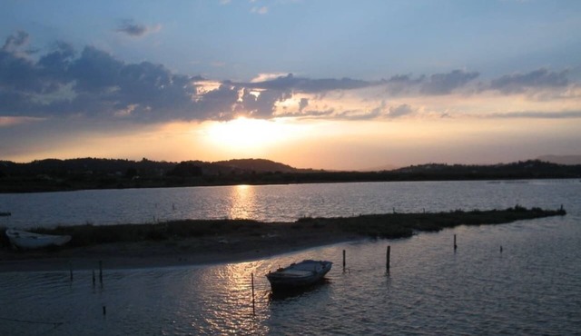 Corfu View Flat is an affortable 2 bedroom space suitable for couples or family!
