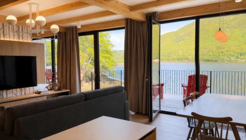 Cormorant Rock Chalets