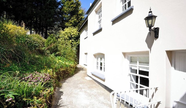 Corner Cottage - UKC4962