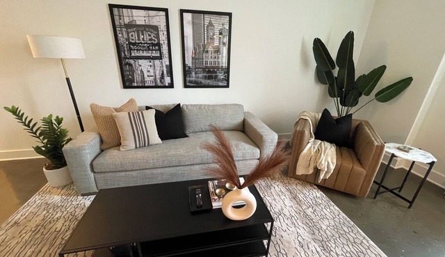 Corner unit, This gem located in Midtoown/attached parking garage