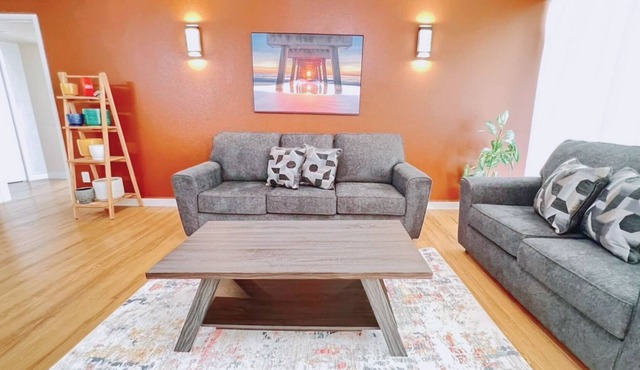 Corner unit with ocean front view ! !