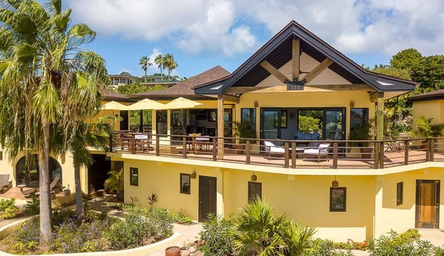 Cornucopia 3BR in Spanish Town by Personal Villas - Luxurious Lovely Haven