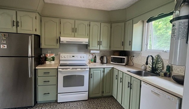 Cornwall Cottage | Spacious, Fully Furnished Home for Corporate & Extended Stays
