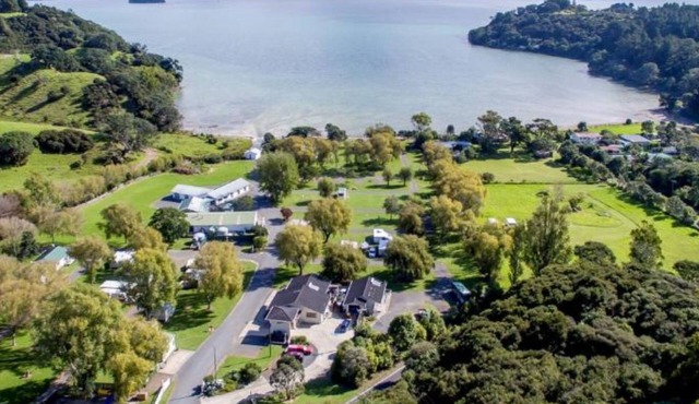 Coromandel Shelly Beach TOP 10 Holiday Park