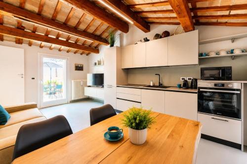Corso Diaz Penthouse Vintage Charm in the center of Forlì