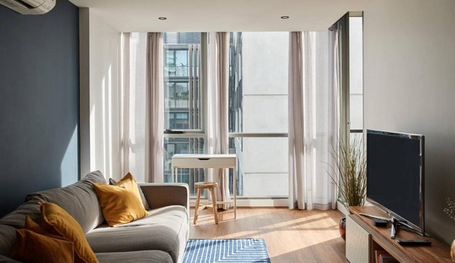 Cosmo Corner - Tranquil Vibes over South Melbourne