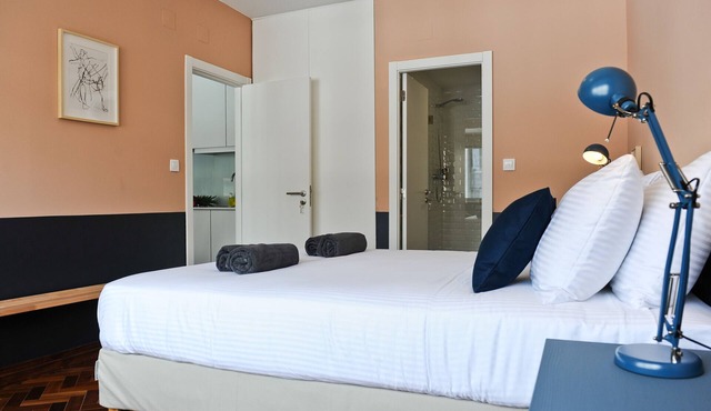 Cosmopolitan Comfort in Lisbon (4A)- by Misha's Pl