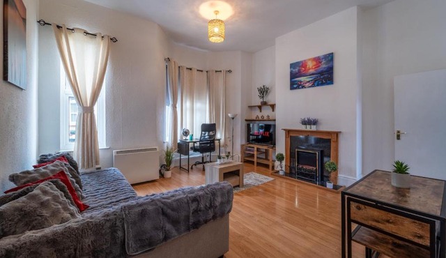 Cosmopolitan Comforts Flat