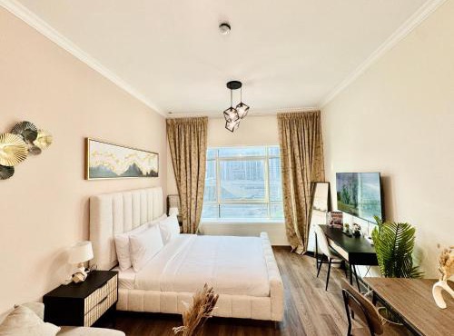 Cosmos Living Work-Friendly Studio Metro Access