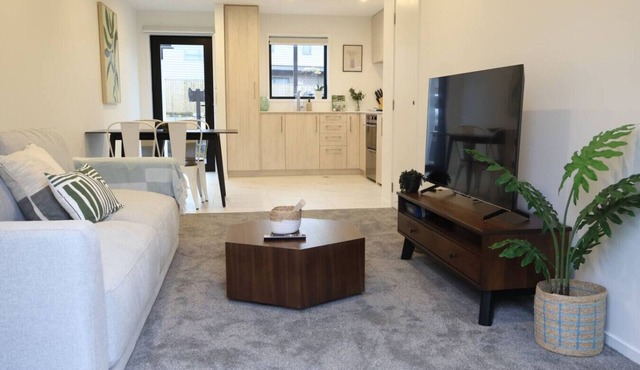 Cosy 2BR House in Awaroa Road