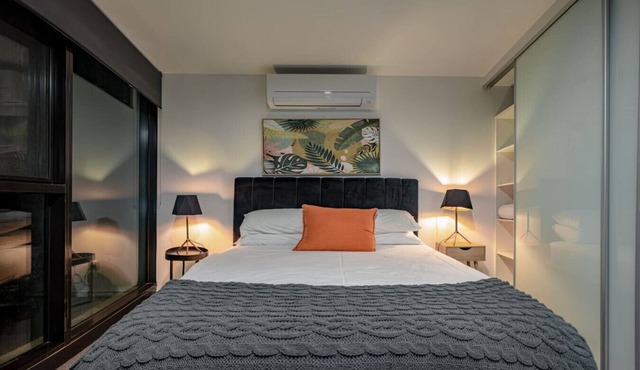 Cosy 2BR in Reid w/t free wifi/parking