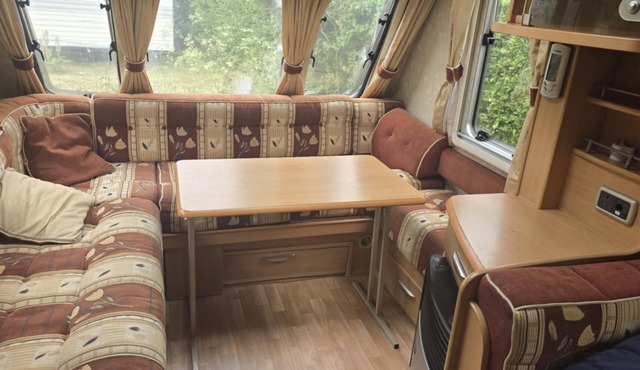 Cosy 3-bed caravan and a small one in the countryside