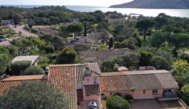 Cosy accommodation, walking distance to the beach, private terrace