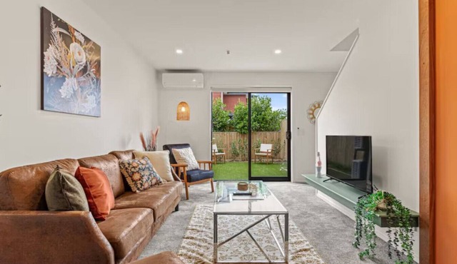 Cosy and Stylish Auckland Home