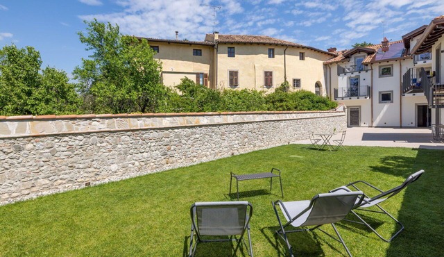 Cosy apartment for 4 guests with WIFI, A/C, TV, terrace and pets allowed