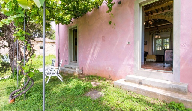 Cosy apartment for 7 people with pool, A/C, WIFI, TV, patio, pets allowed and panoramic view