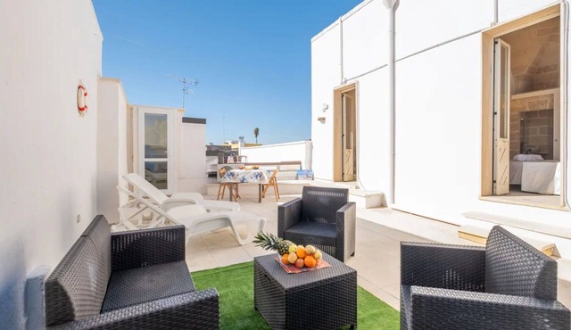 Cosy apartment for 4 guests with hot tub, A/C, WIFI, TV and patio, close to Lecce